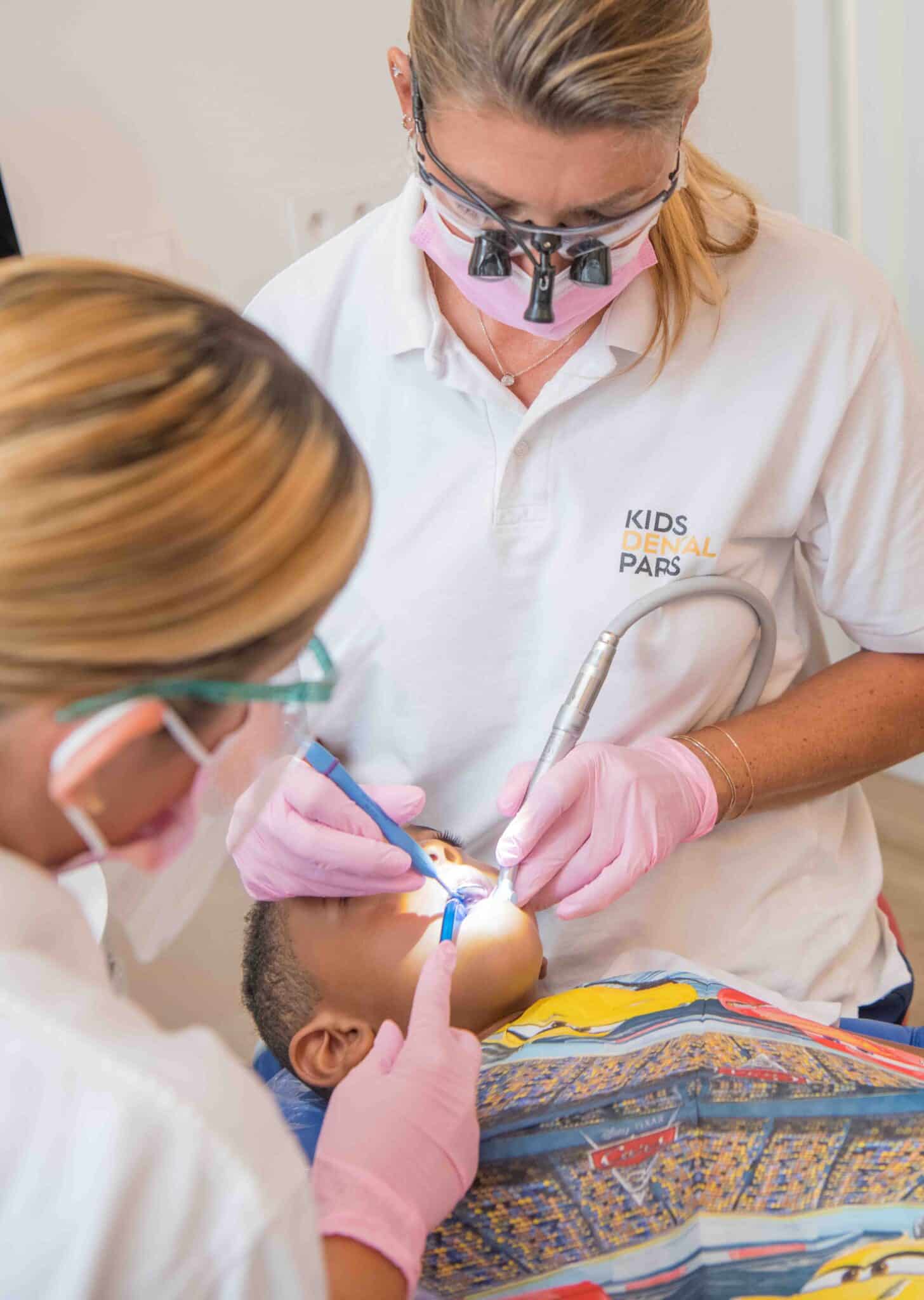 Les dents de lait ne sont pas permanentes : pourquoi faut-il les soigner ?