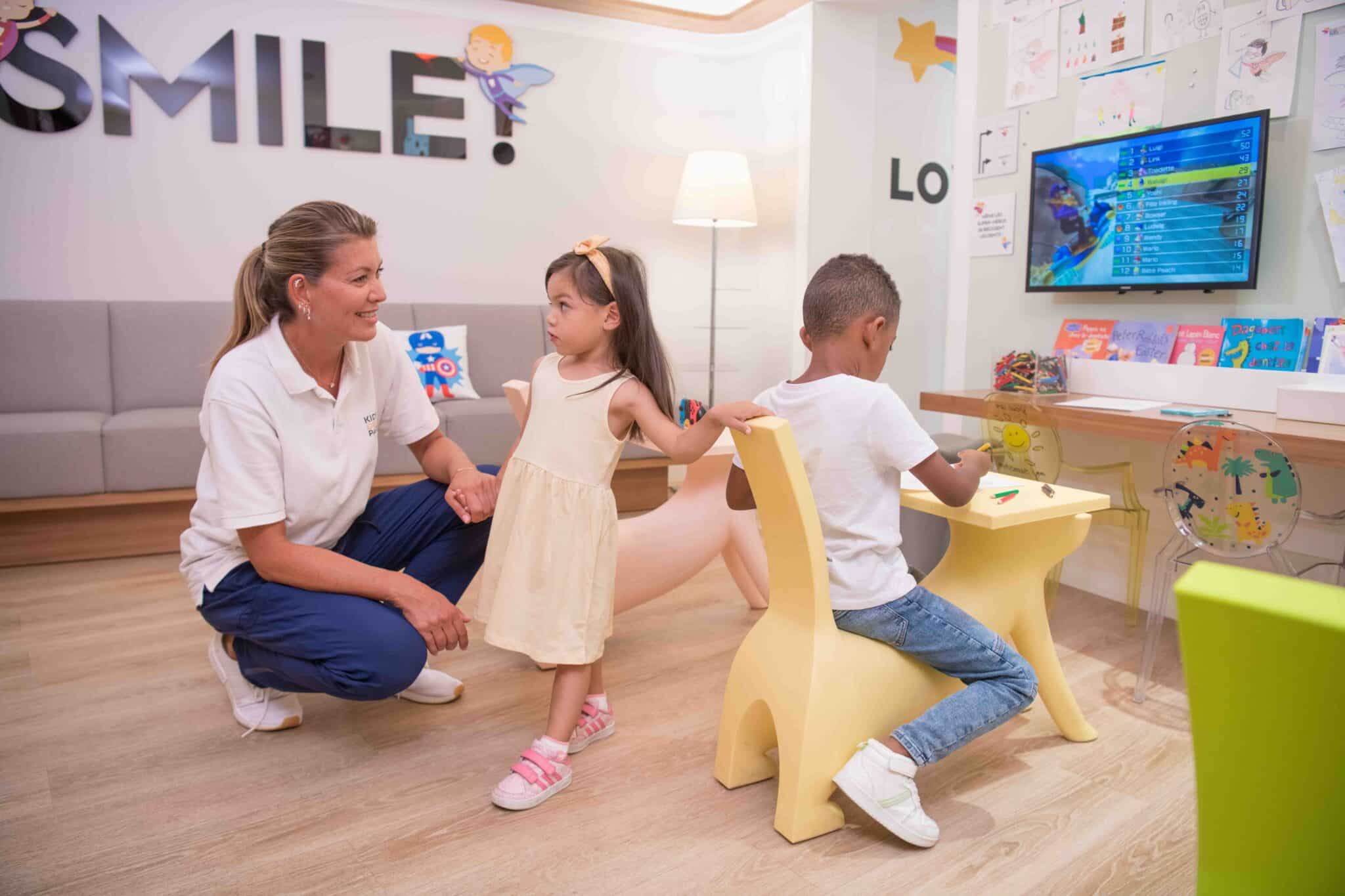 Comment préparer mon enfant à sa première visite ?
