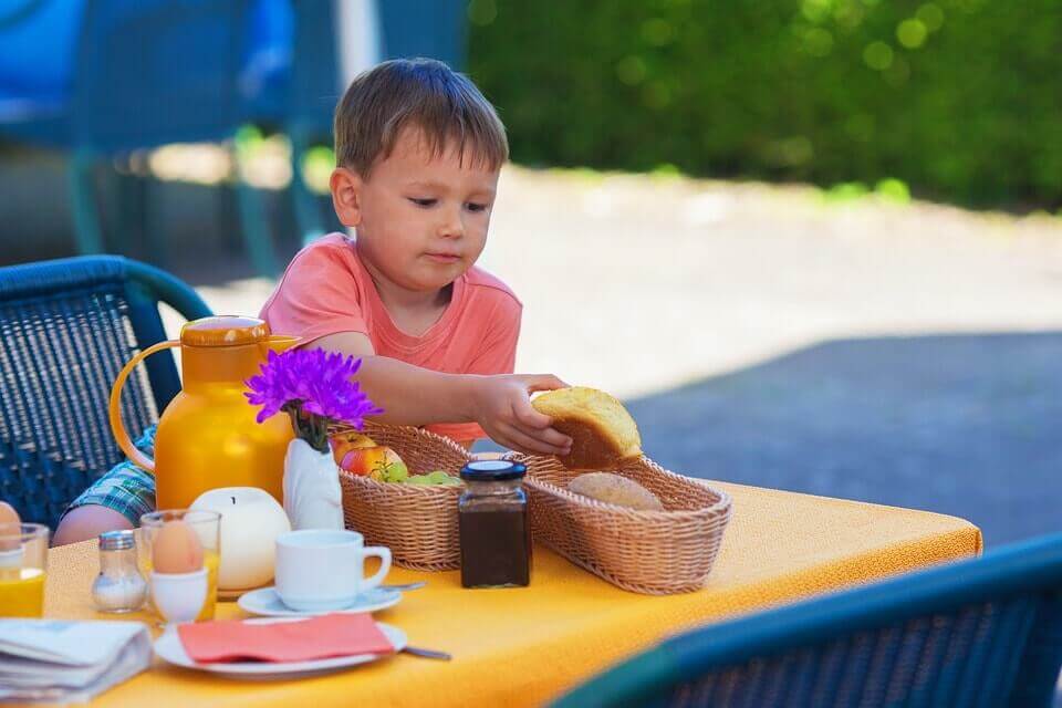 Comment éviter les caries chez mon enfant ?