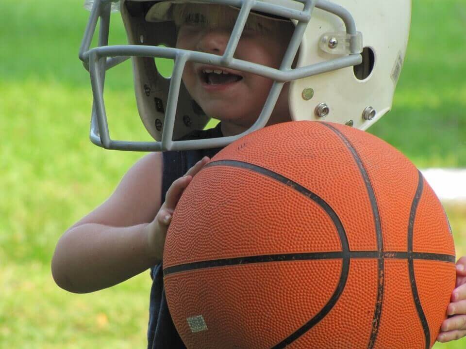 Mon enfant pratique un sport, comment lui protéger ses dents ?