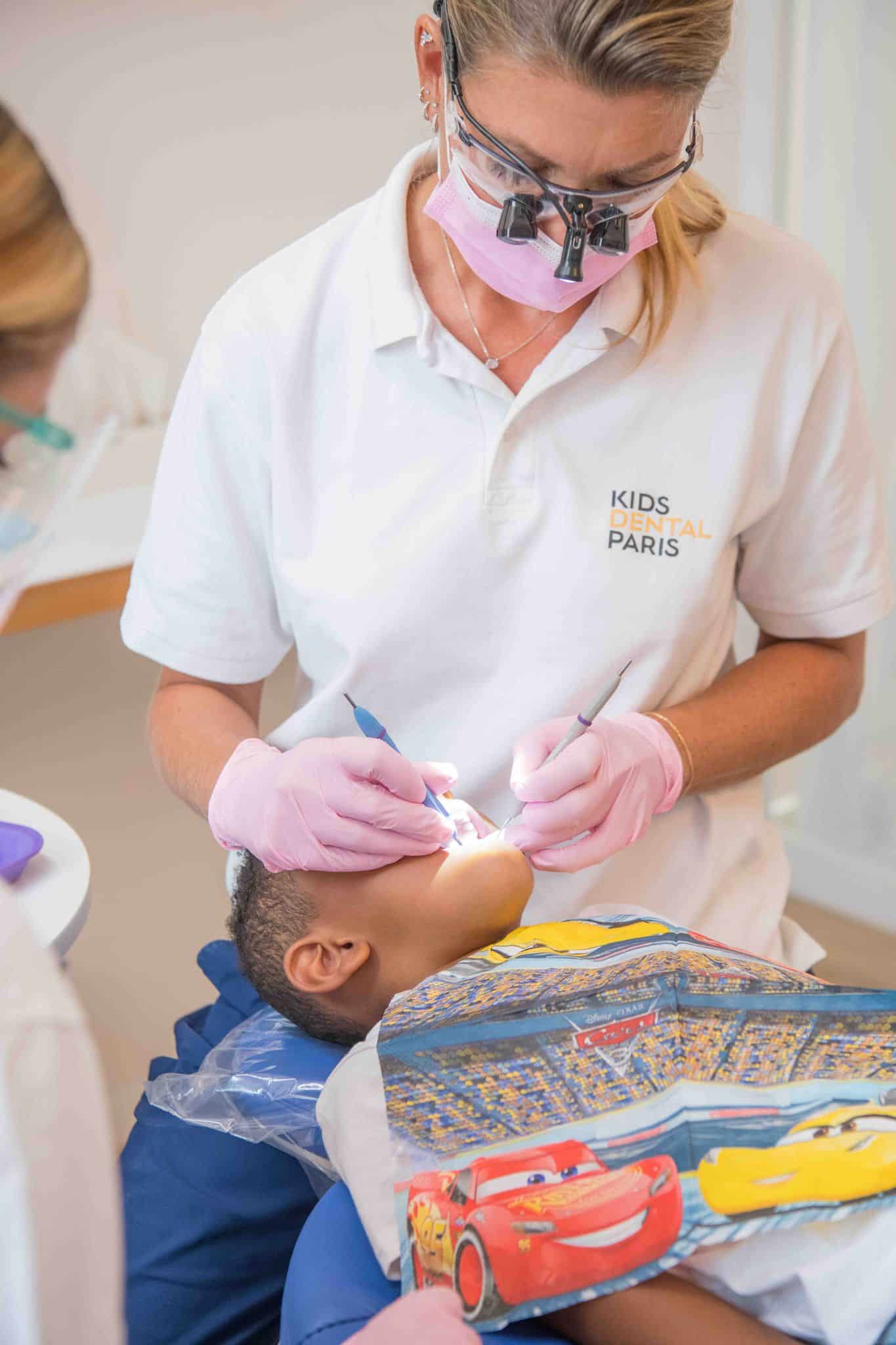 Soins des caries profondes : Dévitalisation et traitement endodontique chez l'enfant