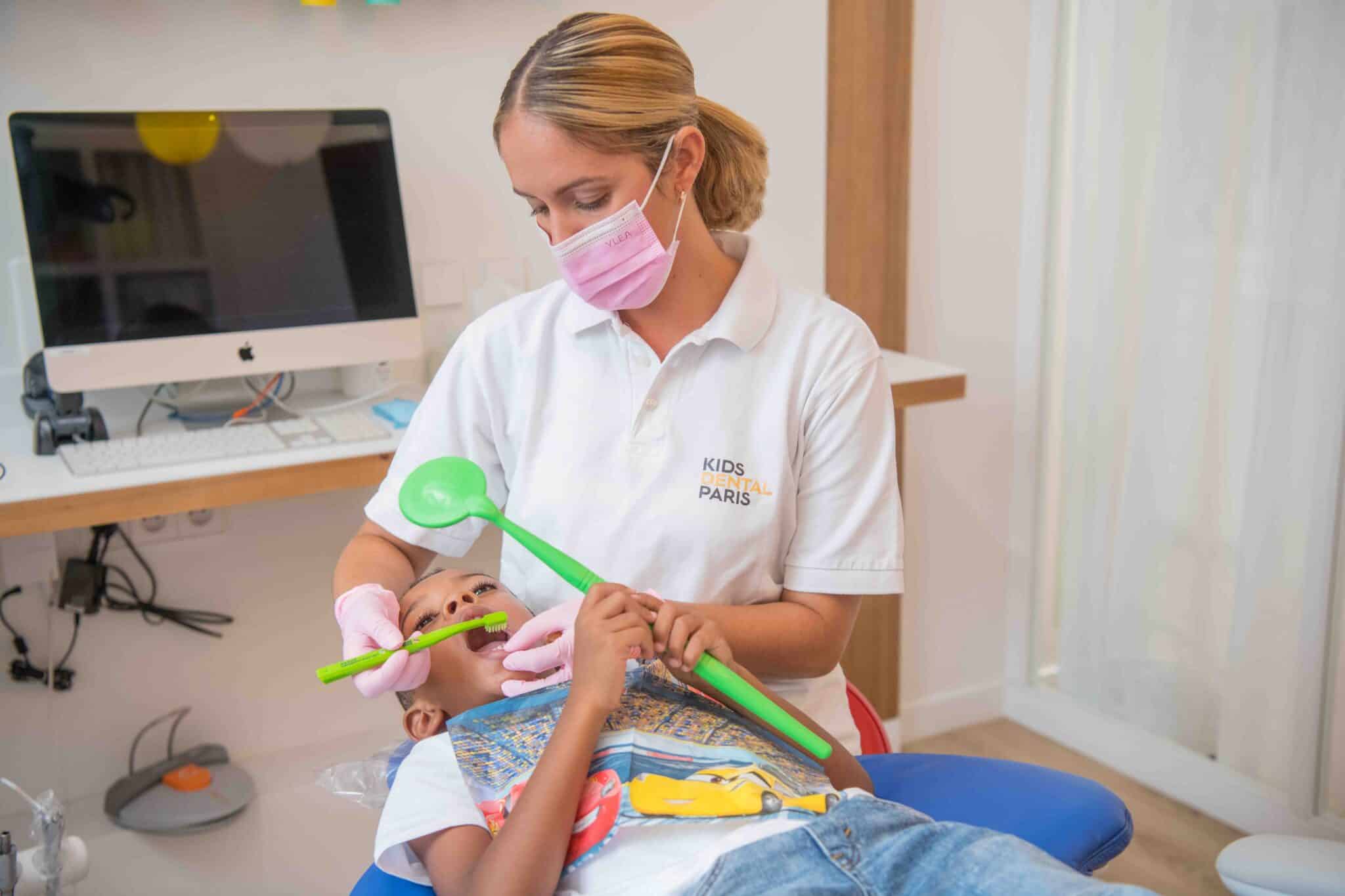 Pourquoi soigner les caries sur les dents de lait ?