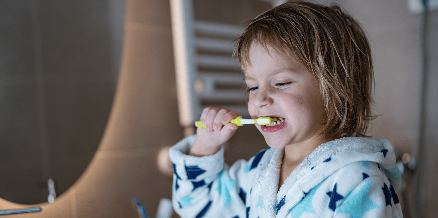 Comment introduire le brossage dans une routine du soir apaisante ?