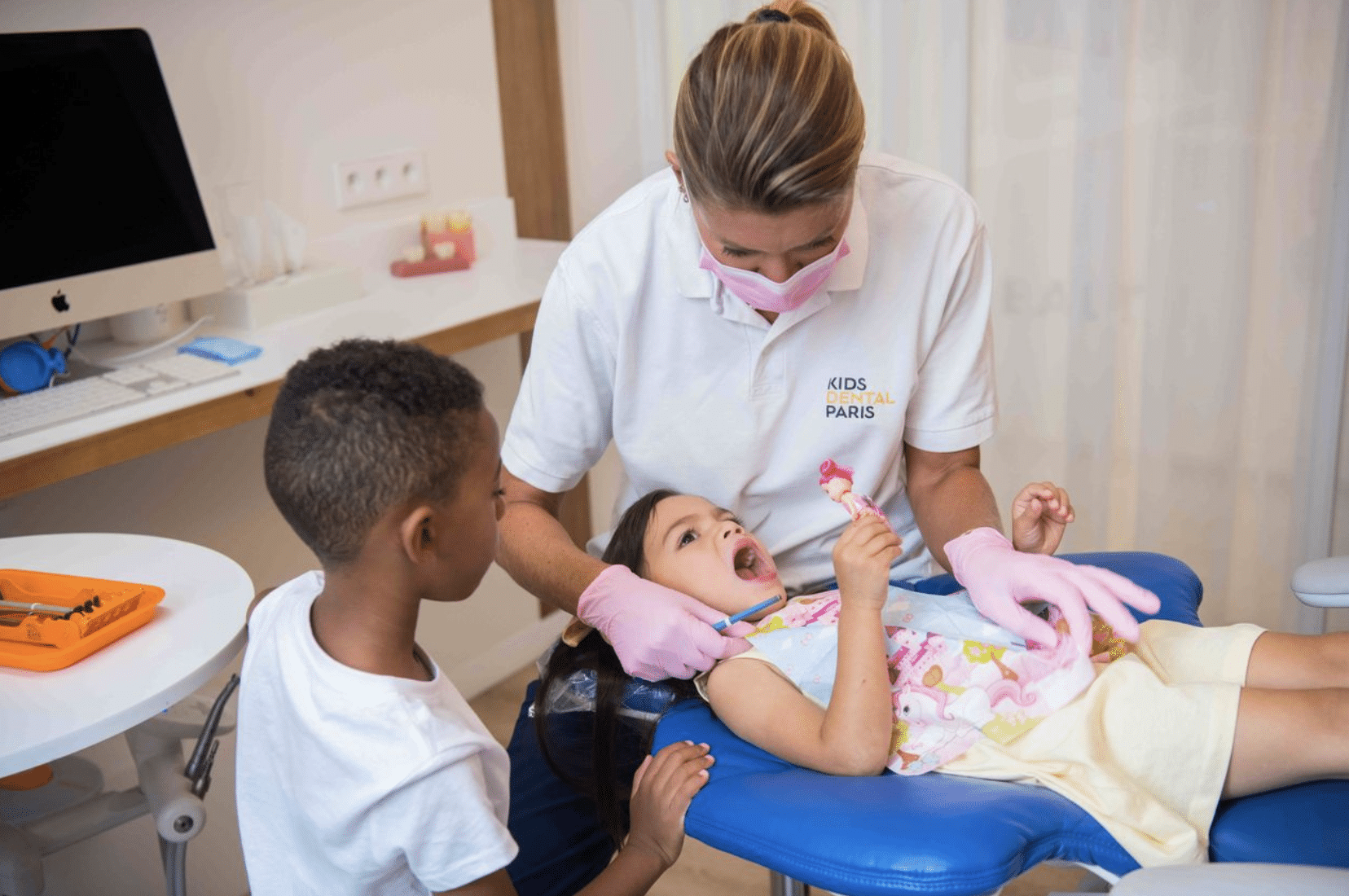 Que faire si une dent de lait ne tombe pas ?