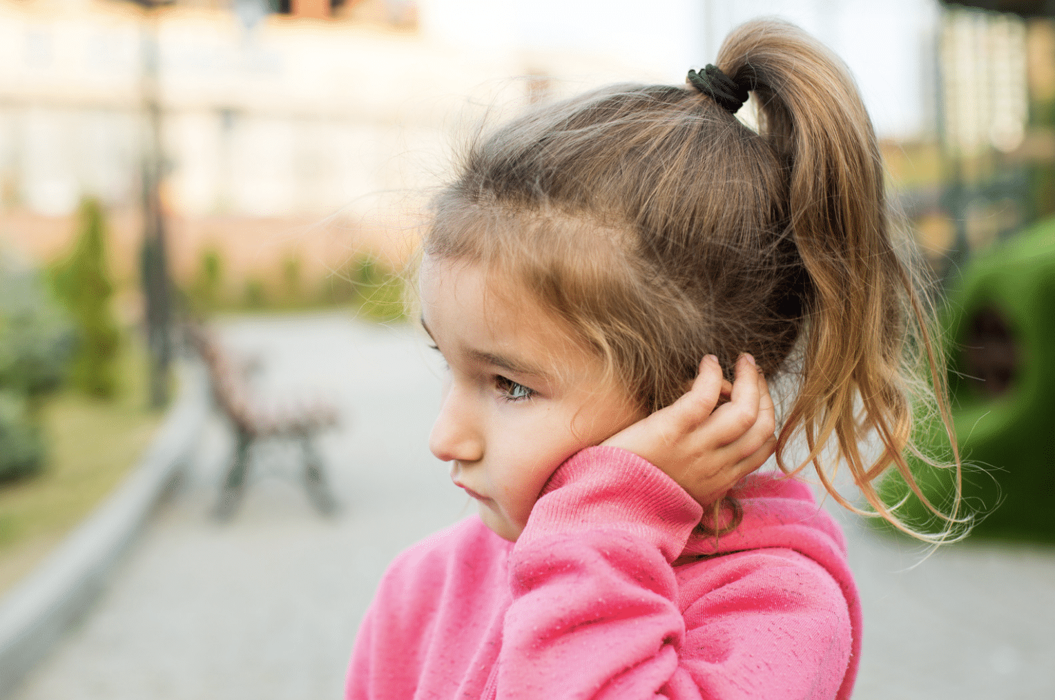 Mon enfant a des douleurs aux mâchoires : cela peut-il être lié à l’orthodontie ?