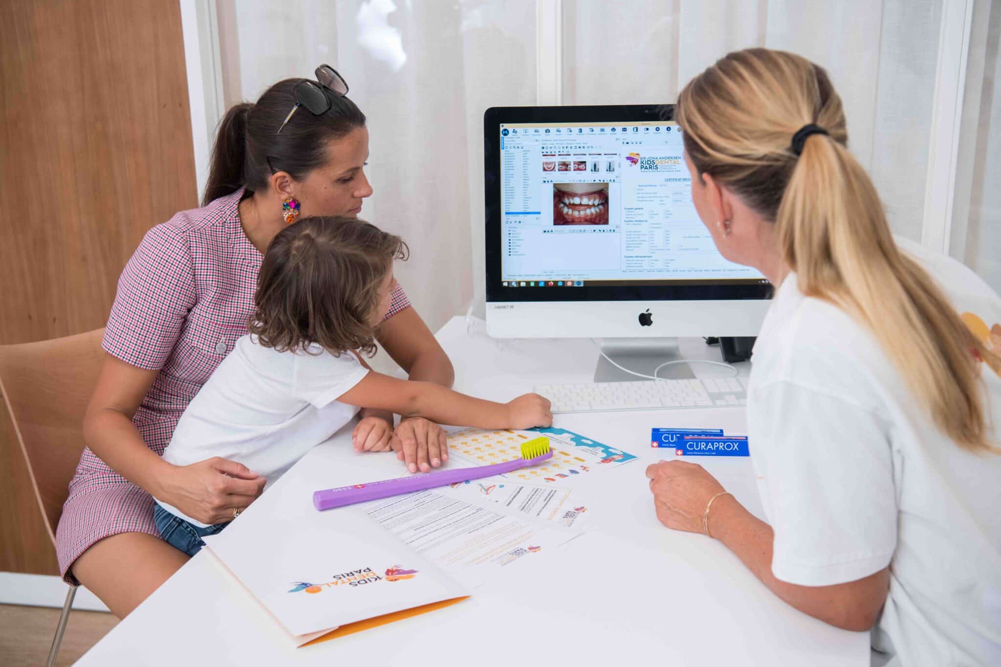 À quel âge les dents de sagesse apparaissent-elles ?