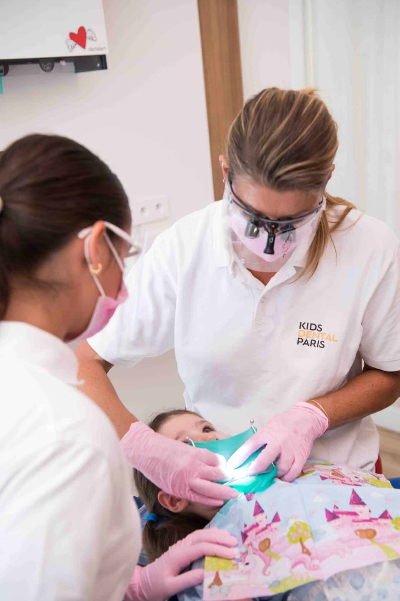Quelle est la différence entre un dentiste généraliste et un pédodontiste ?