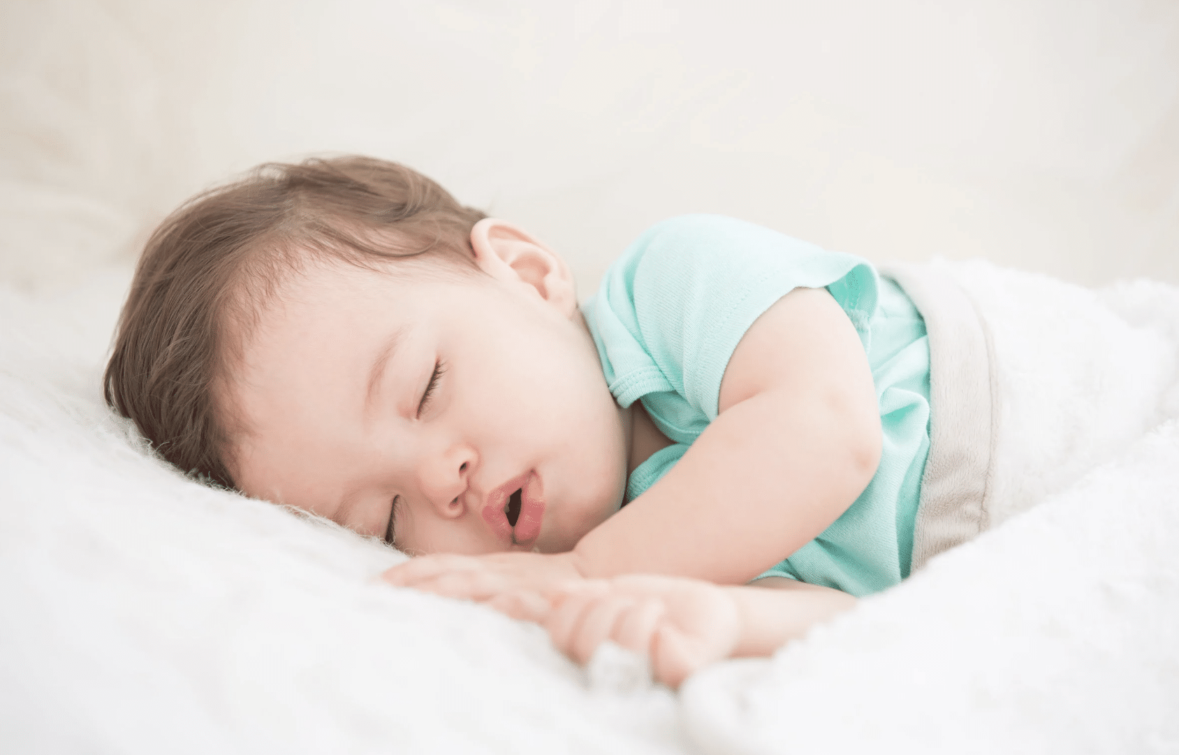 Mon enfant a une bouche sèche la nuit : que faire ?