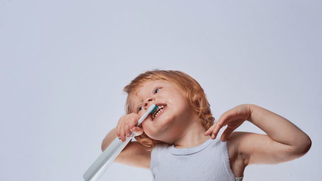 Comment introduire les habitudes de brossage à la crèche ?